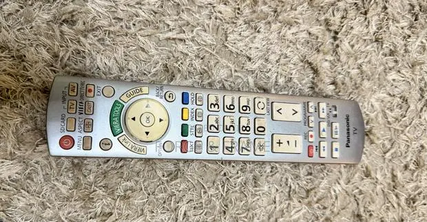 Original Panasonic Smart TV Remote · Photo 1