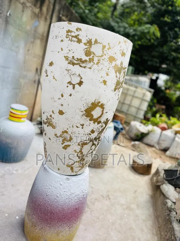 Flower Pots for Sale · Photo 1