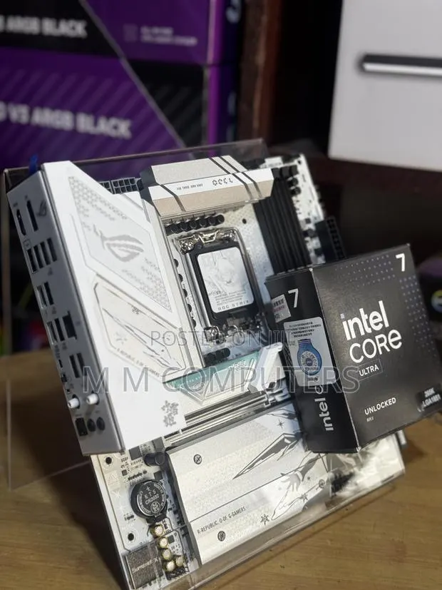 Core Ultra 7 + ASUS Strix B860-G Gaming Wifi · Photo 1