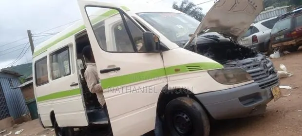 Mercedes-Benz Sprinter 2000 White · Photo 1