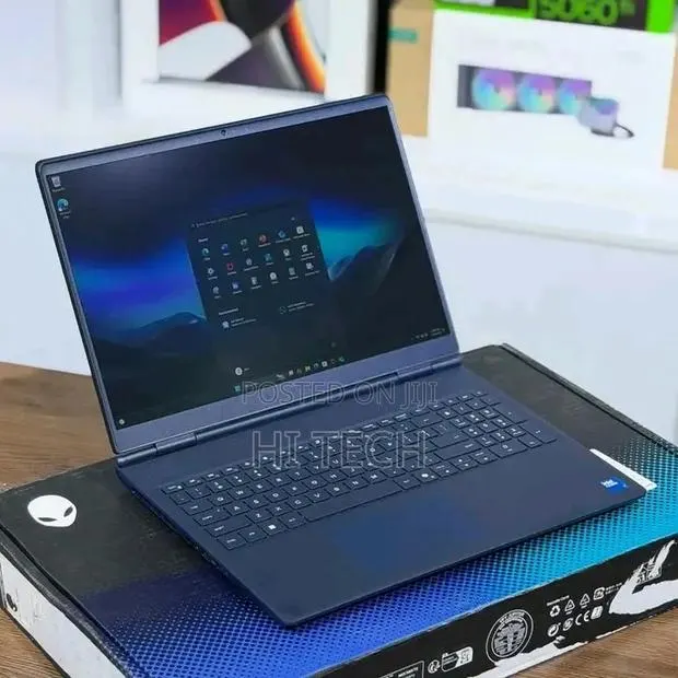 New Laptop Alienware 16 Aurora 32GB Intel Core Ultra 9 SSD 2T · Photo 1