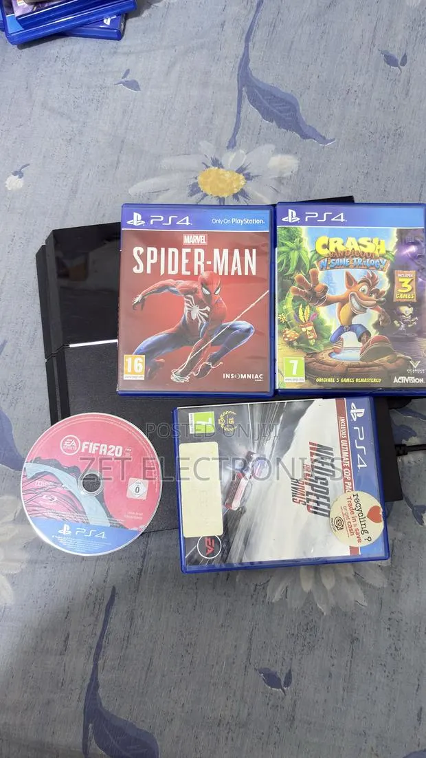Playstation 4 Standard 500gb · Photo 1