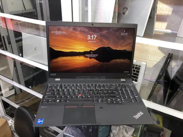 Laptop Lenovo ThinkPad P15s 16GB Intel Core i7 SSD 512GB · Photo 1