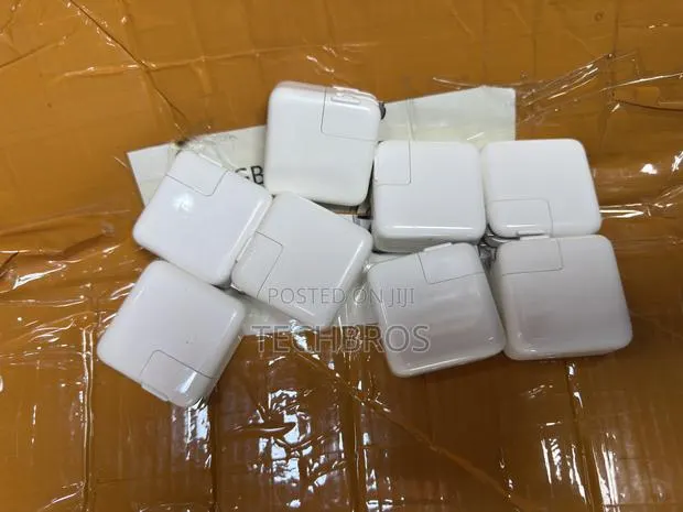 Original Apple Macbook Adapter 30w (Home Used) · Photo 1