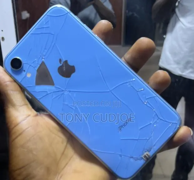Apple iPhone XR 64 GB Blue · Photo 1