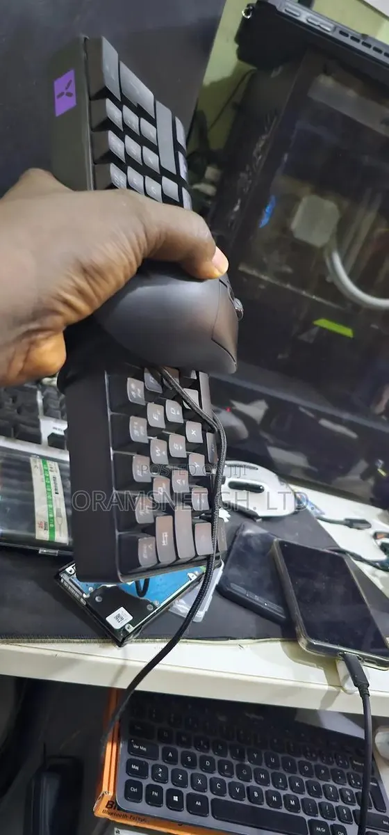 Isy RGB Mini Keyboard and Mouse · Photo 1
