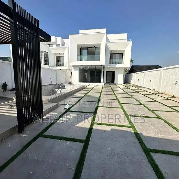 5bdrm House in Ashaley Botwe, Accra Metropolitan for sale · Photo 1