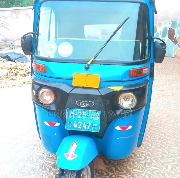 Bajaj RE 2025 Blue · Photo 1