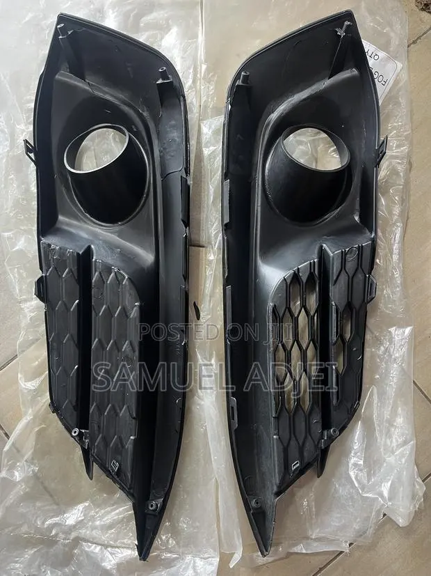 Honda Civic 2016 to 2018 Foglight Cover Pair. · Photo 1