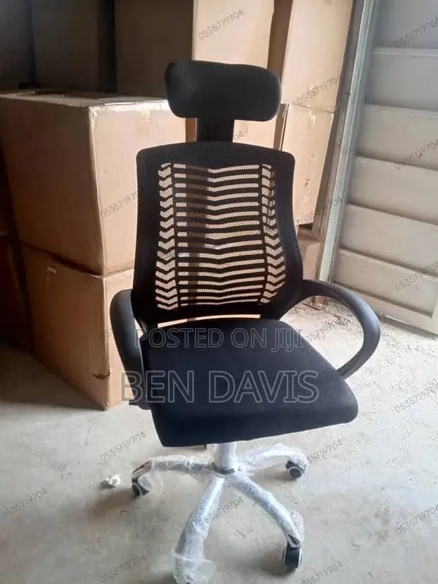 Swivel Chair · Photo 2