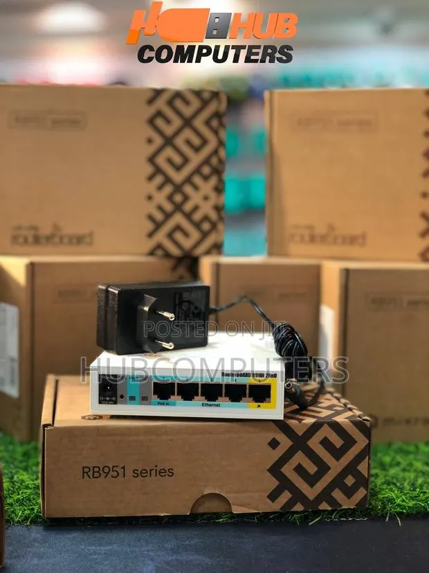 MikroTik RouterBOARD RB951G-2HnD · Photo 1