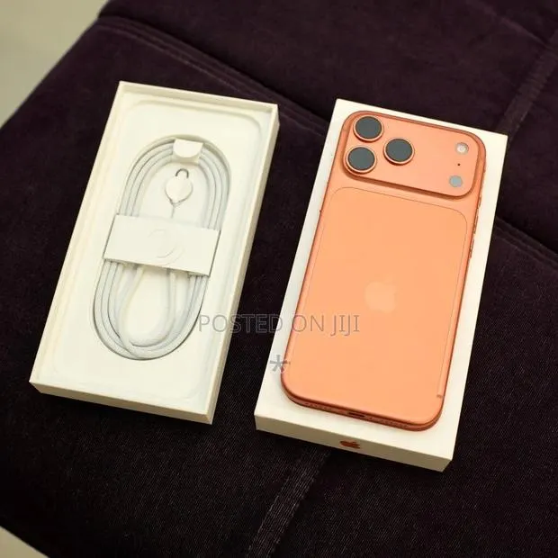 Apple iPhone 17 Pro Max 512 GB Orange · Photo 1