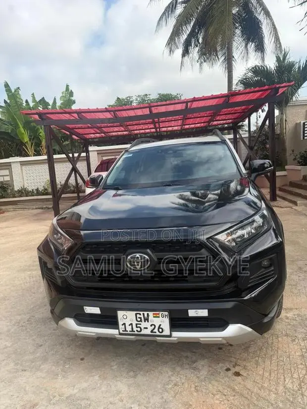 Toyota RAV4 Limited AWD 2023 Black · Photo 1