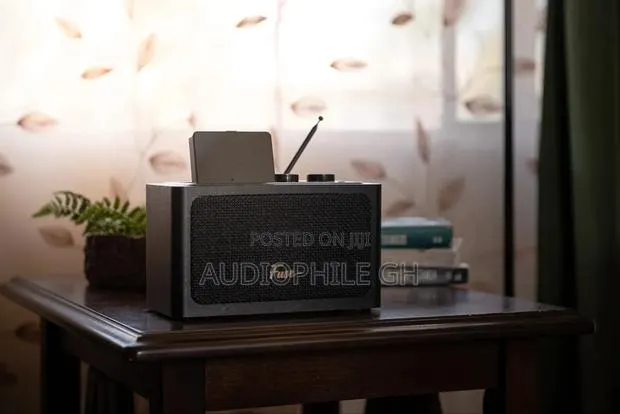 Fuse Zide Vintage Alarm Clock Radio - Radio Speaker With Bluetooth · Photo 1