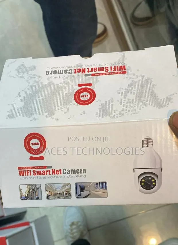 2mp Wireless PTZ Bulb Camera With Two Way Audio, V380 Pro · Photo 1