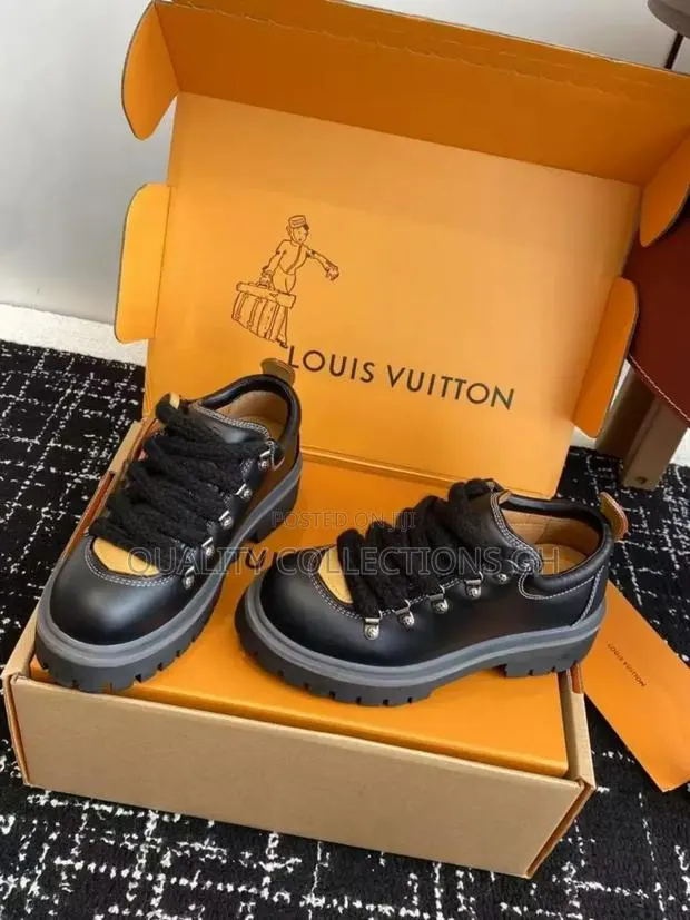 Louis Vuitton Classic Shoes · Photo 1