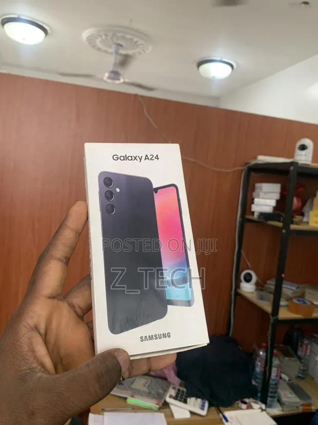 New Samsung Galaxy A24 128 GB Black · Photo 1