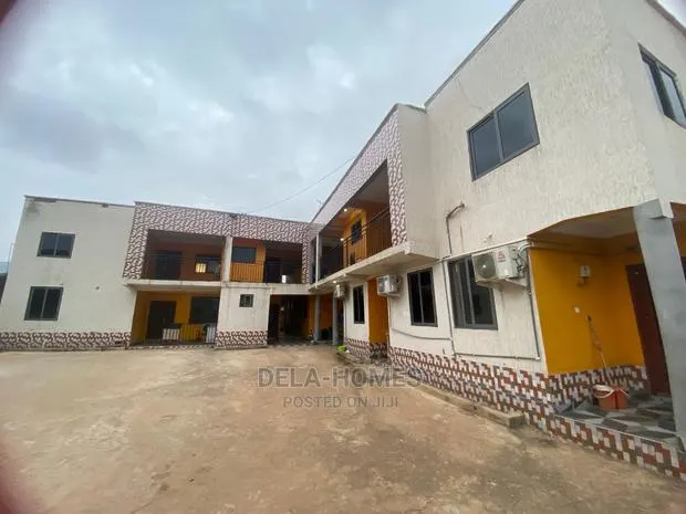 Chamber N Hall Sc for Rent at Lakeside Estate. · Photo 1
