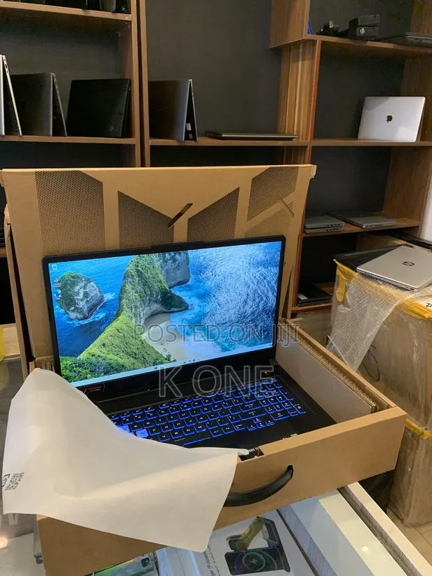 New Laptop Asus TUF Gaming A17 16GB AMD Ryzen 7 SSD 512GB · Photo 1