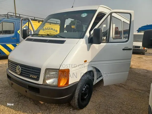 Volkswagen LT 2000 White · Photo 1