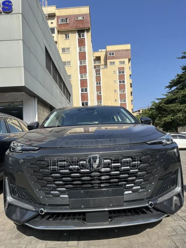 New Changan UNI-K 2.0 Petrol AWD 2025 Gray · Photo 1