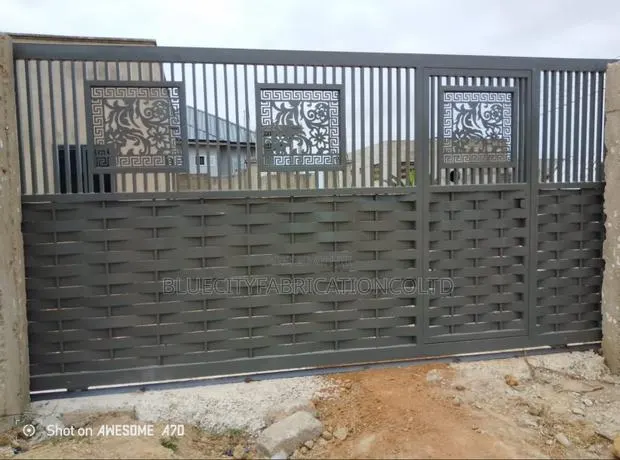Main Gates · Photo 1