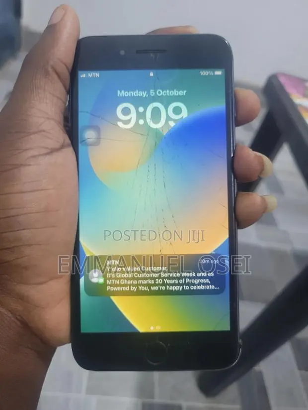 Apple iPhone 8 Plus 64 GB Black · Photo 1