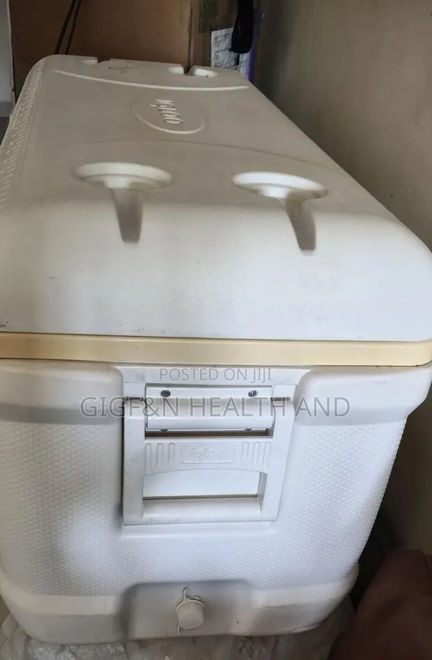 IGLOO MAXCOLD Ice Chest 150qt, 142liter for Sale.