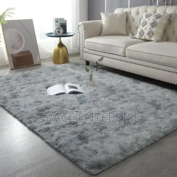 Ultra Modern Ligth Weight Fluffy Designer Carpet · Photo 1