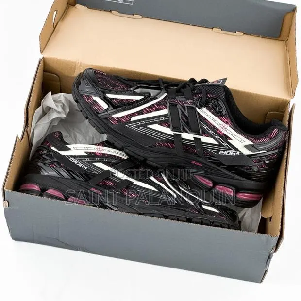 Black Reebok Premier Ultra LTD · Photo 1