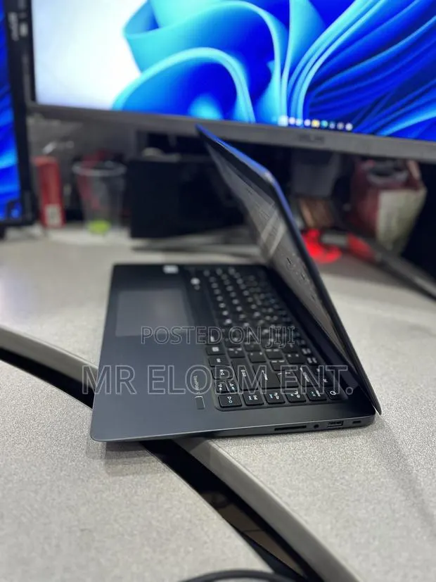 Laptop Acer TravelMate X514-51 8GB Intel Core i7 SSD 256GB · Photo 1