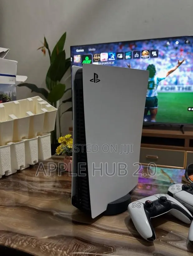 PlayStation 5 Standard 1TB · Photo 1