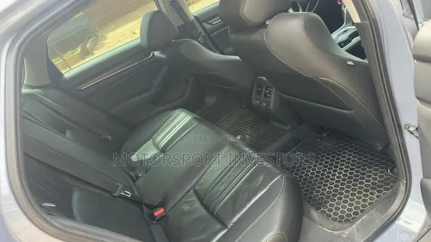Honda Accord Touring 2018 Gray · Photo 1