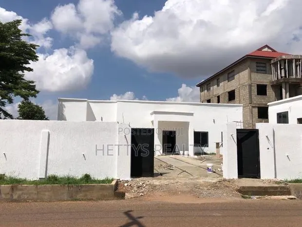 3bdrm House in Oyarifa for sale · Photo 1