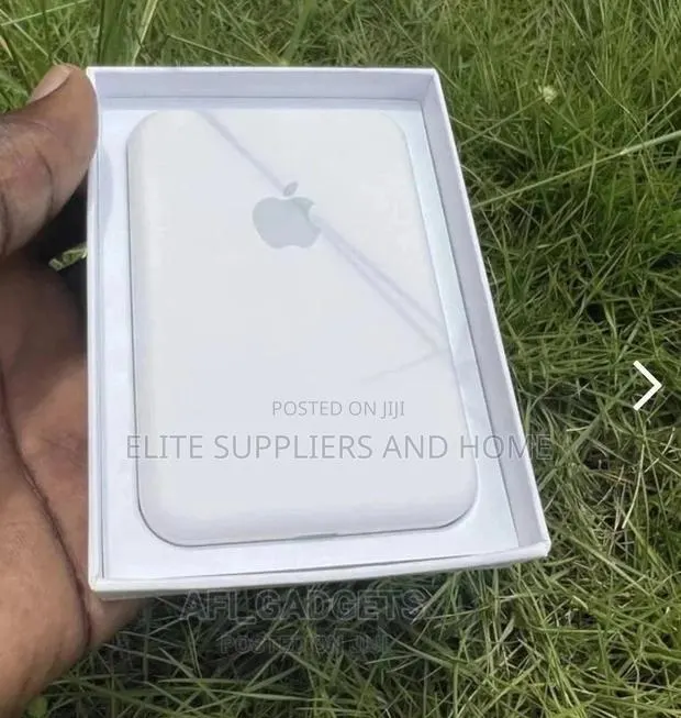 Apple Magsafe Power Pack · Photo 1