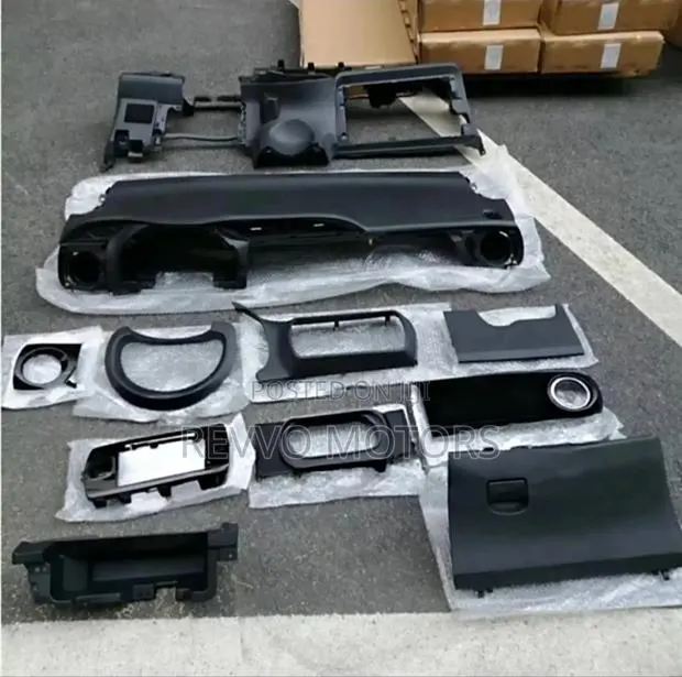 Toyota Vitz Dashboard 2014 - 2018 · Photo 1