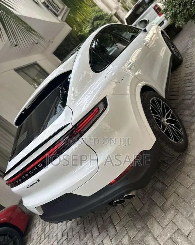 Porsche Cayenne S AWD 2024 White · Photo 1