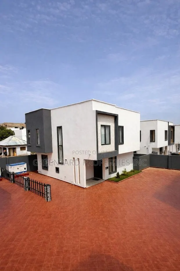 Furnished 3bdrm Townhouse / Terrace in Adjiringanor, East Legon · Photo 1