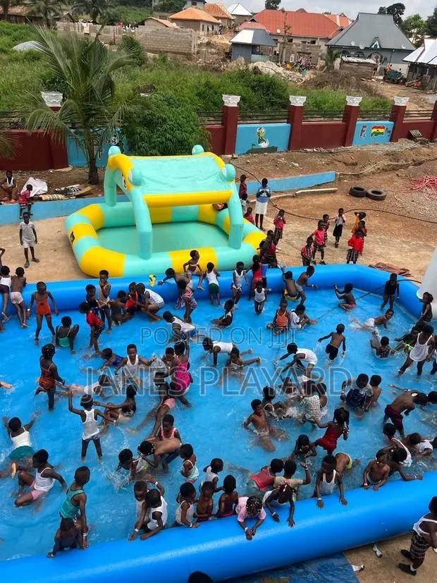 Swimming Pool · Photo 2