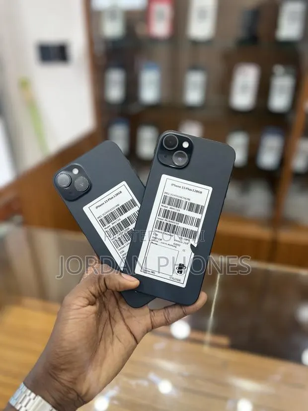 Apple iPhone 15 Plus 128 GB Black · Photo 1