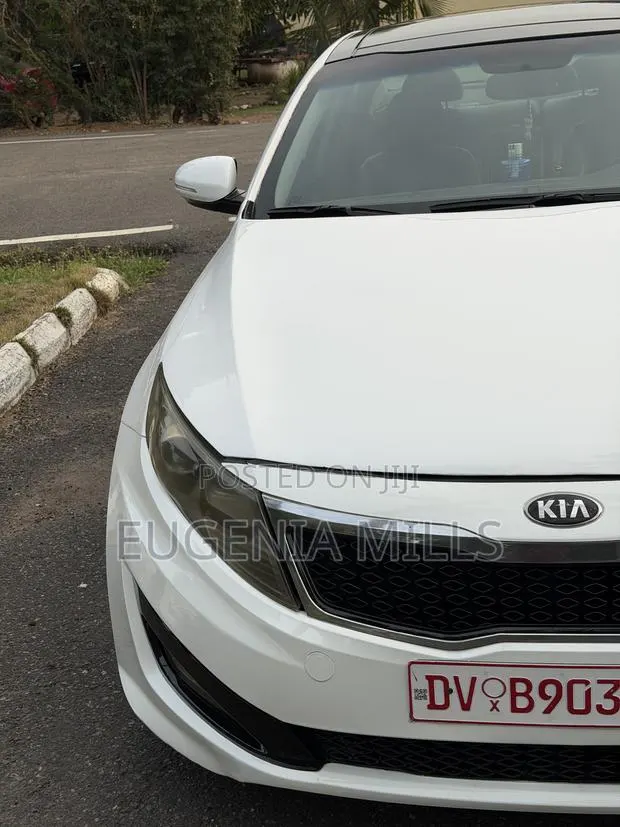 Kia Optima 2013 White · Photo 1