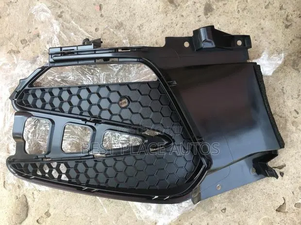 Acura RDX 2018-2020 Foglight Cover · Photo 1