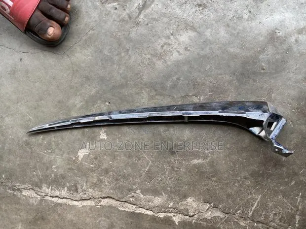 Honda CRV 2023 2024 2025 2026 Headlight Chrome · Photo 1