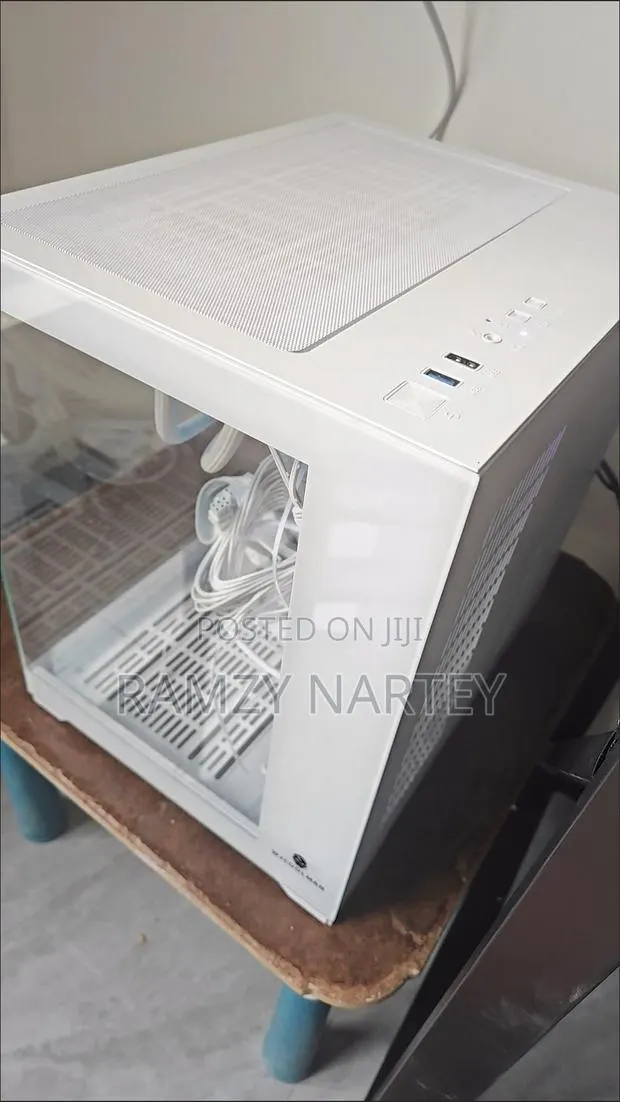 Brand New White Gaming PC Case + 240mm RGB Aio Cooler · Photo 1