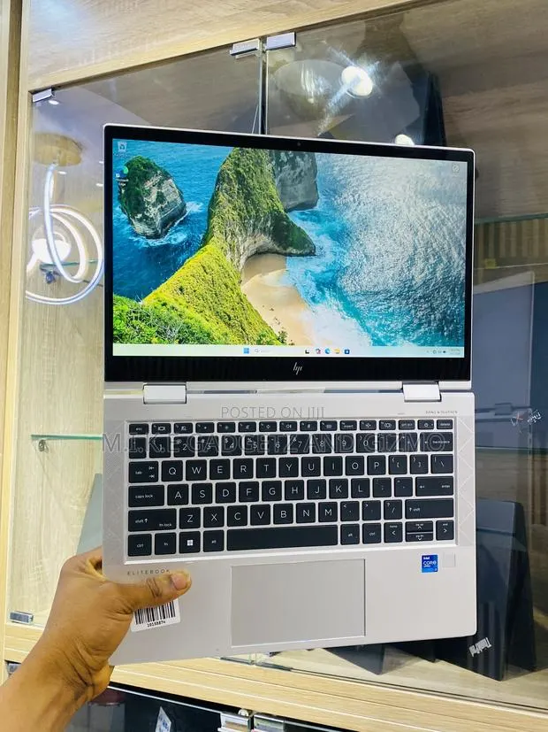Laptop HP EliteBook 830 G8 32GB Intel Core i7 SSD 512GB · Photo 1