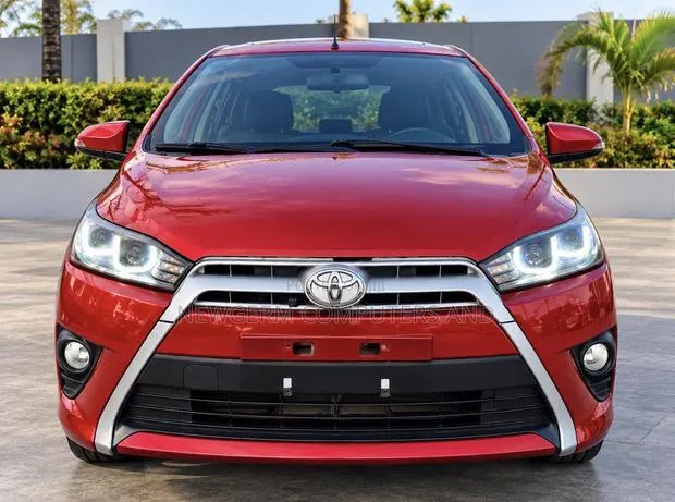 Toyota Yaris L Hatchback 5dr 2016 Red · Photo 1