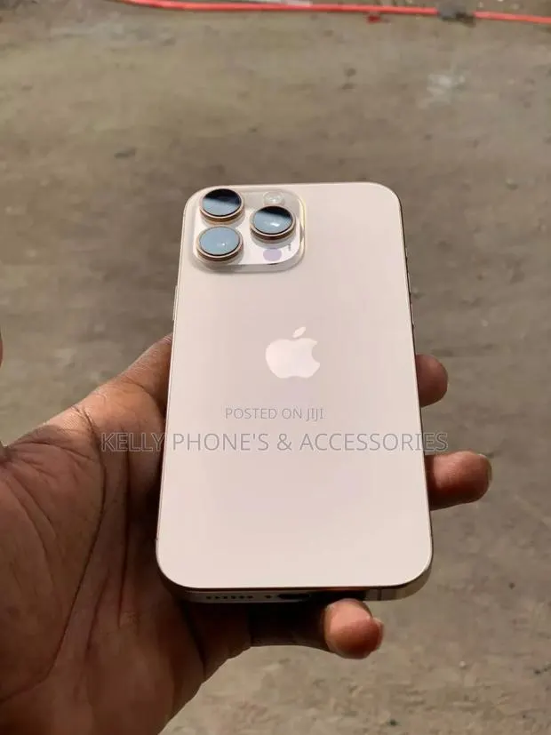 Apple iPhone 12 Pro Max 512 GB Gold · Photo 1