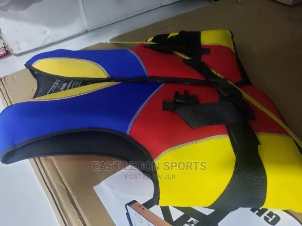 Adult Life Vest Swimming Pool River · Photo 1