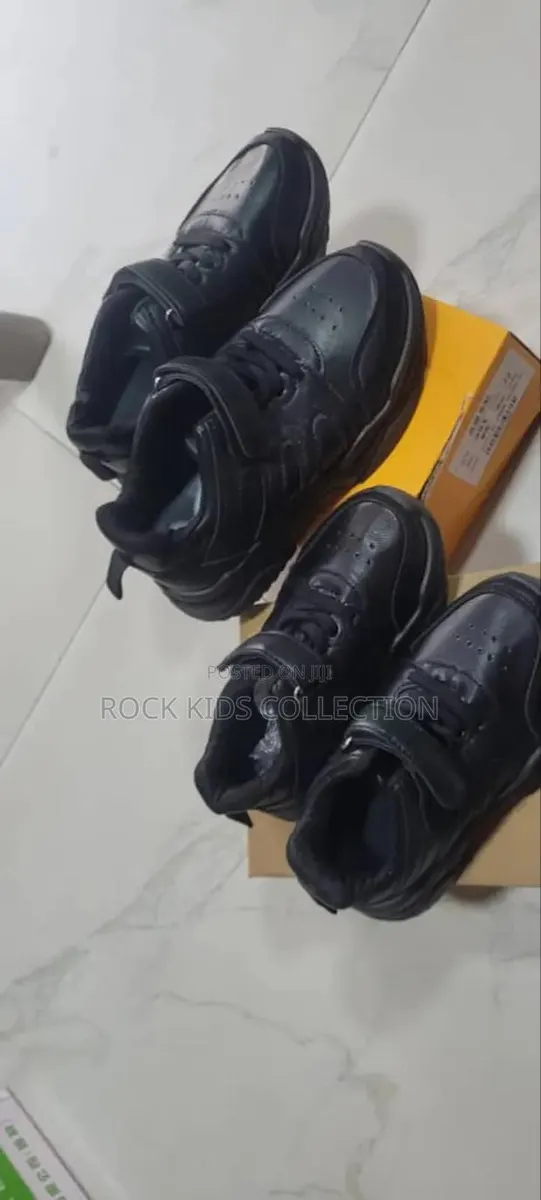 Black School Shoe · Photo 1