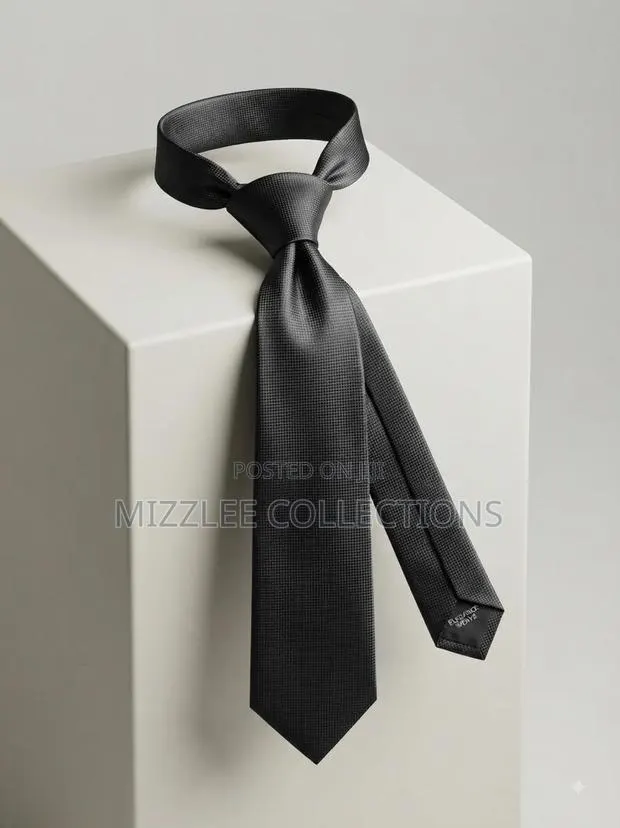 Quality Plain Flying Tie for Unisex · Photo 1